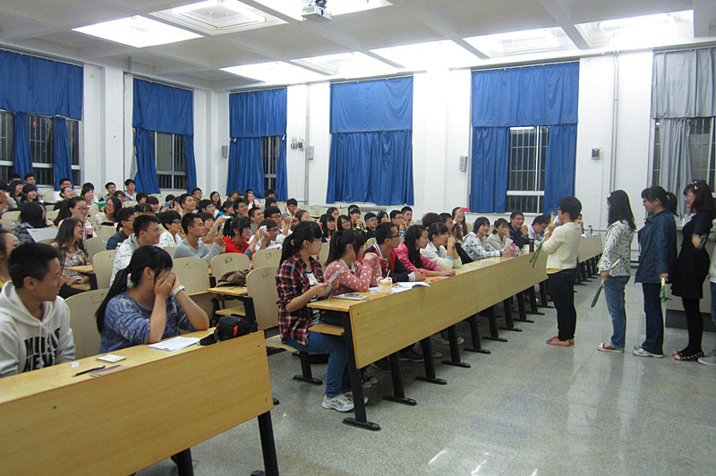 rb88体育唯一官网第十届学生会第一次全体大会顺利召开