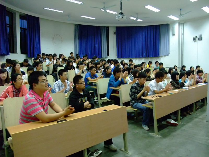 rb88体育唯一官网第九届学生会第六次全体大会顺利举行