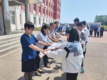 春风化雨润童心 携手育人结硕果——开云向农村中小学捐赠体育器械
