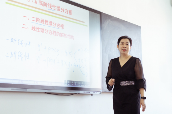 师之典范|一支粉笔书春秋 满腔热忱铸师魂——记辽宁省教学名师开云kaiyun官网高珊珊教授