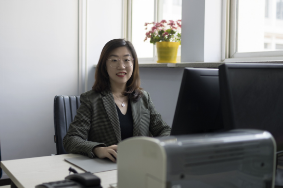 师之典范|以敬畏之心践行教育使命 用创新实践点亮育人星空——记辽宁省教学名师开云kaiyun官网戴璐教授