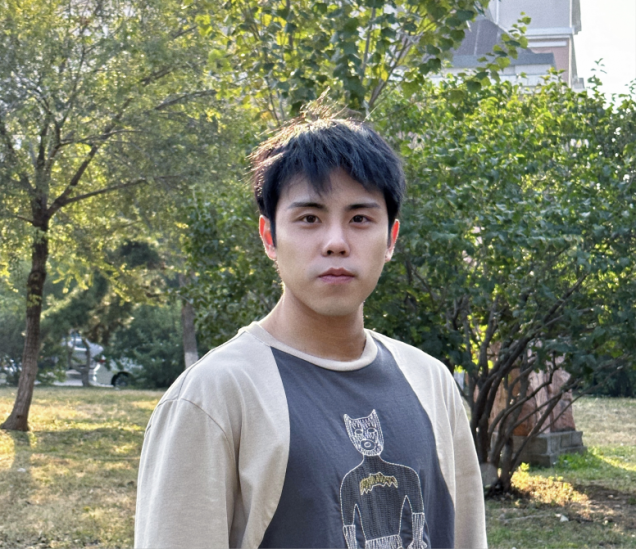 崔祎航生活照.png