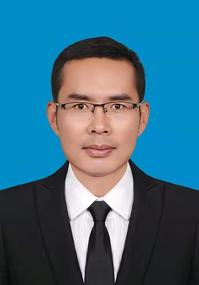 管理学院副院长李国余