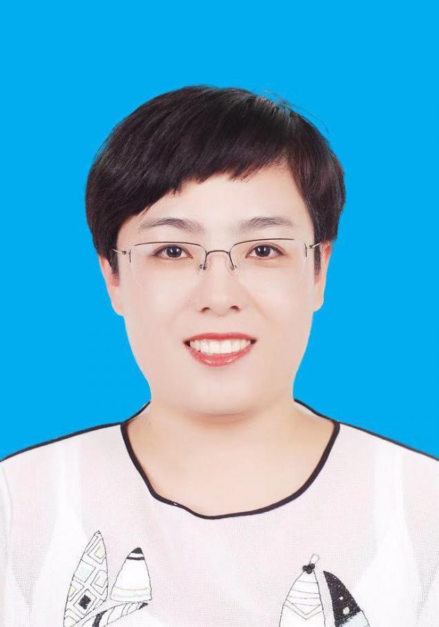 管理学院党总支副书记兼副院长   关晓芳