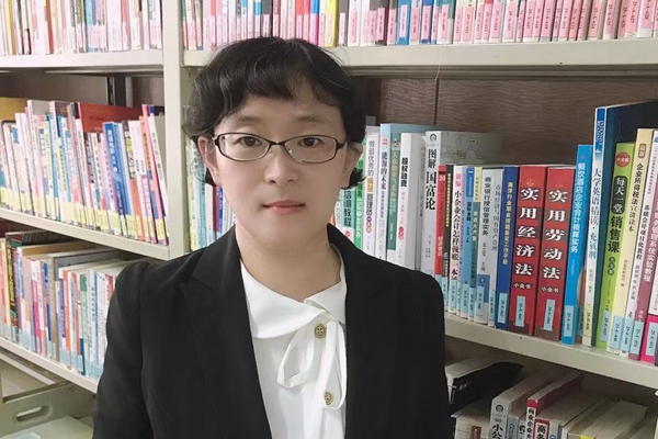 胡艳.jpg