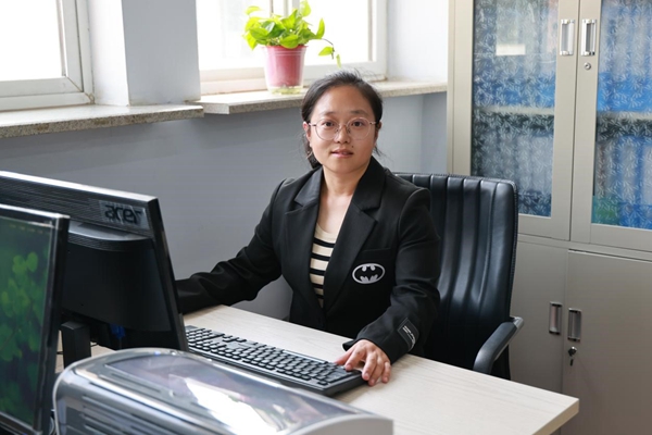 许冬梅.jpg