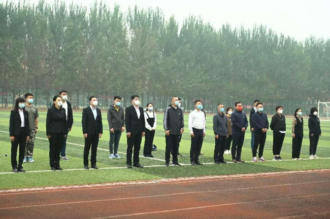 喜迎二十大，奋进新征程 ——开云住校教师举行庆祝中华人民共和国成立73周年国庆升旗仪式
